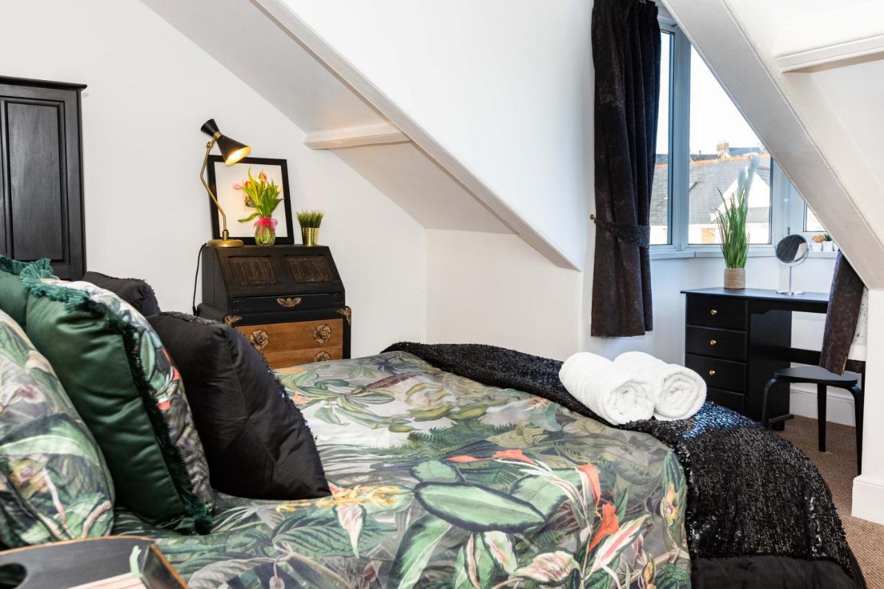Villa 5-Bed House With Distant Sea Views In Plymouth Exterior foto