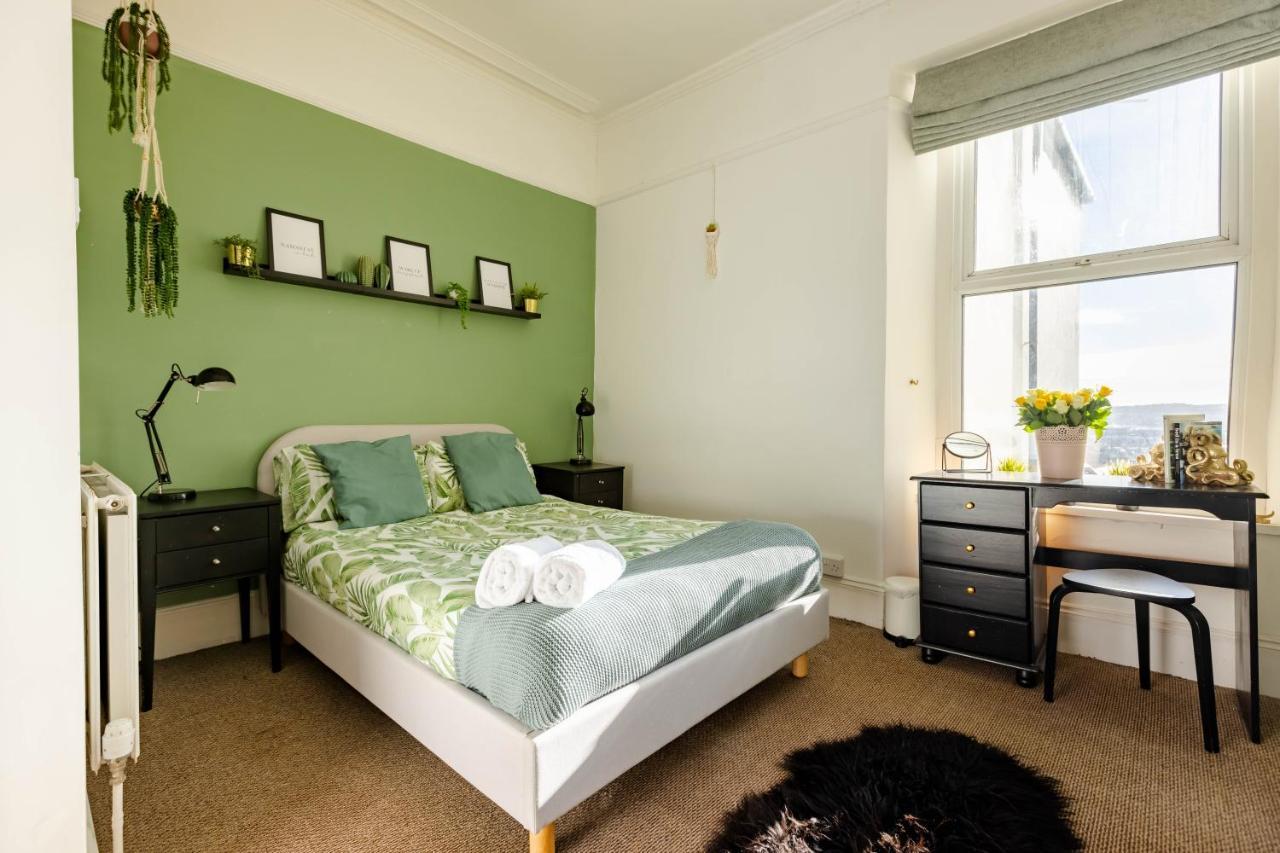 Villa 5-Bed House With Distant Sea Views In Plymouth Exterior foto